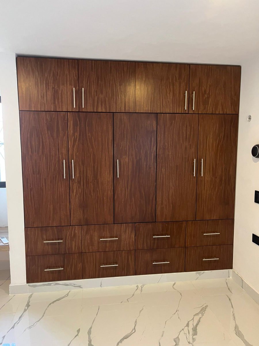 Closet de Nogal cerrado, hecho por MelaminArt